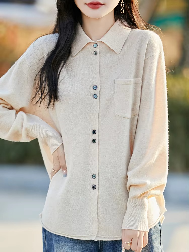 "Eleganza in Merino" Women's Polo-Collar Cardigan